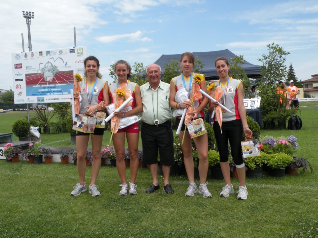 staffetta4x400sulpodio5.jpg