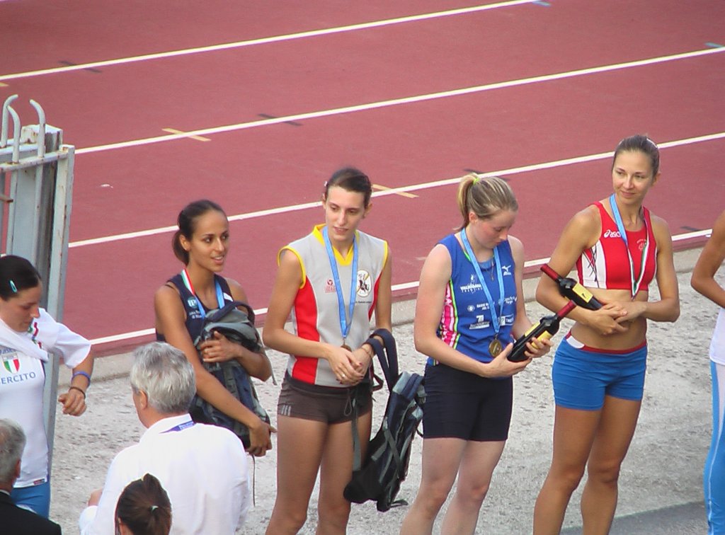 elenavanessasalvettiallapremiazione13.jpg