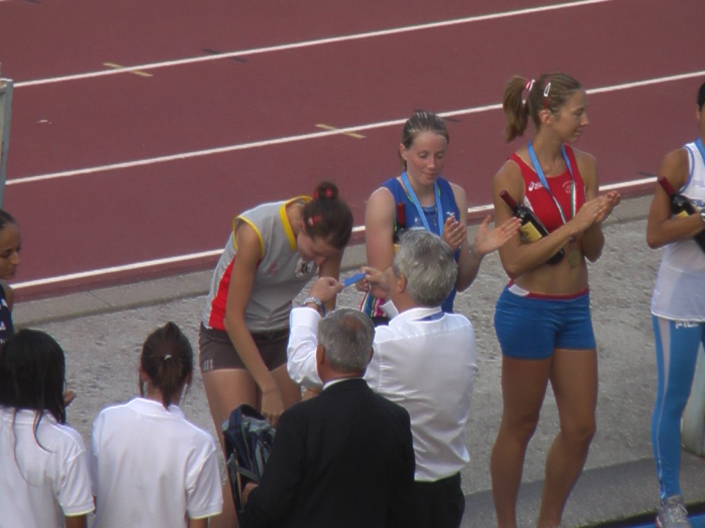 elenavanessasalvettiallapremiazione2.jpg