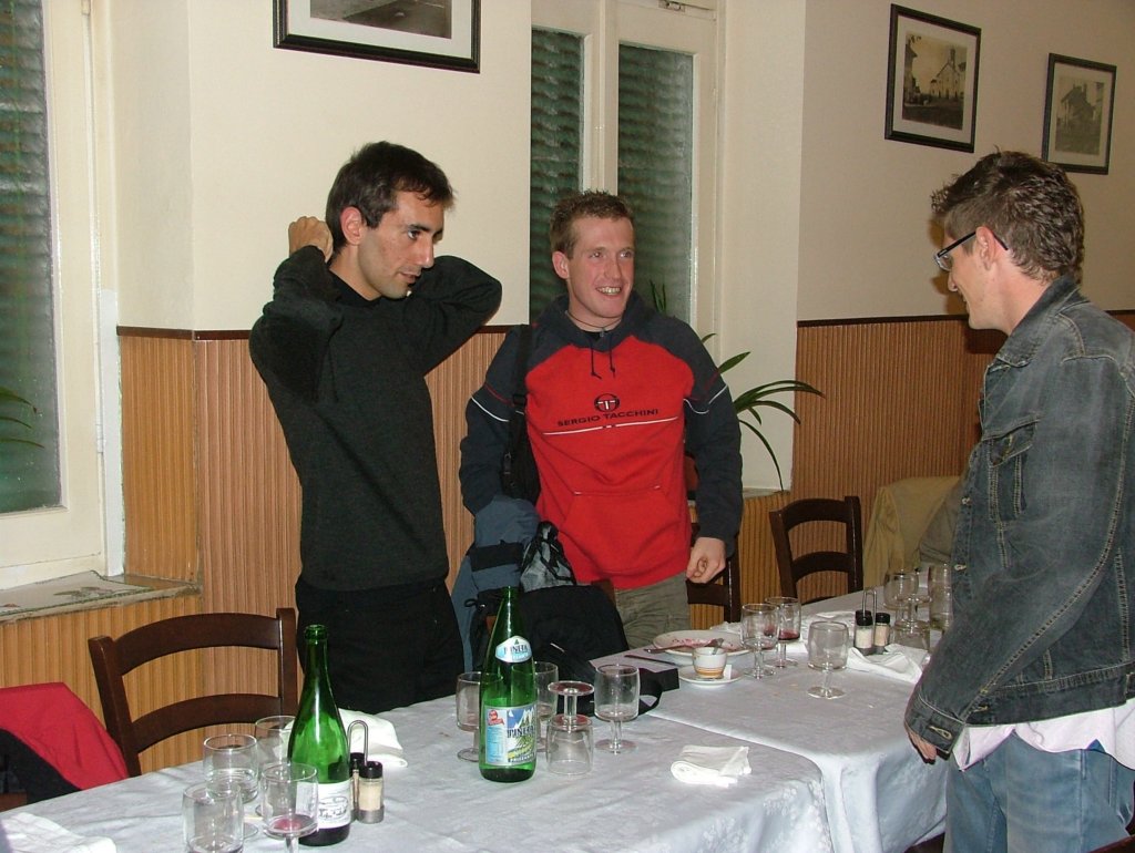 cenasocialesquadramaschiledaniele.jpg